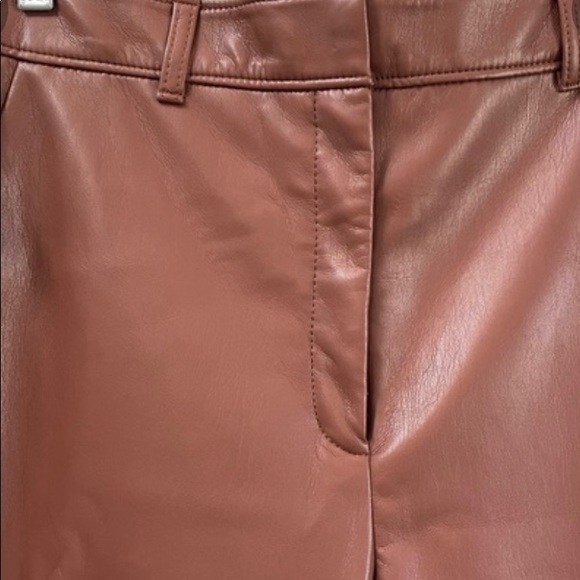 Aritzia Babaton 
New Command Pant - Picture 4 of 4